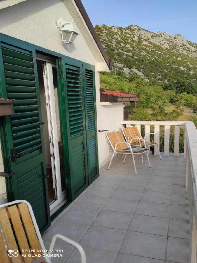Holiday Home Carevic Gornja Brela ภายนอก รูปภาพ