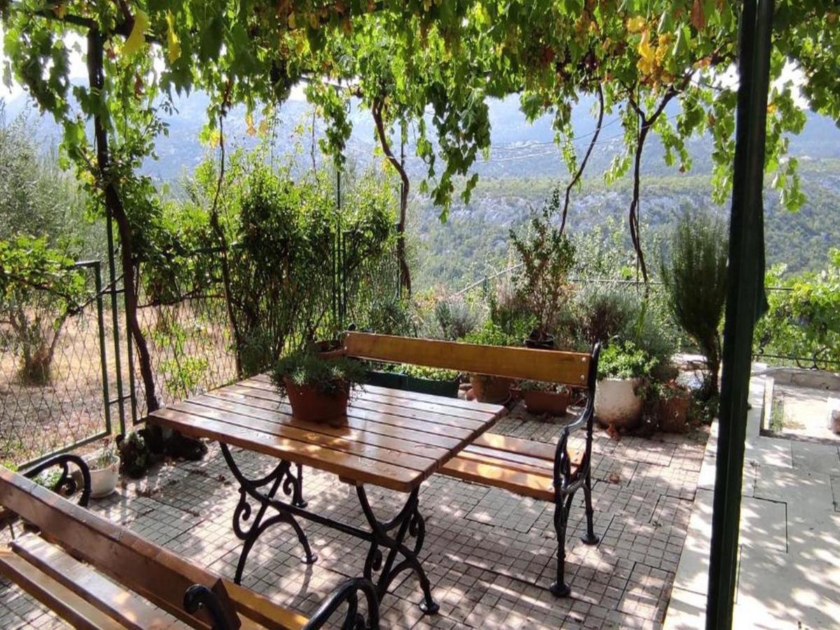 Holiday Home Carevic Gornja Brela ภายนอก รูปภาพ