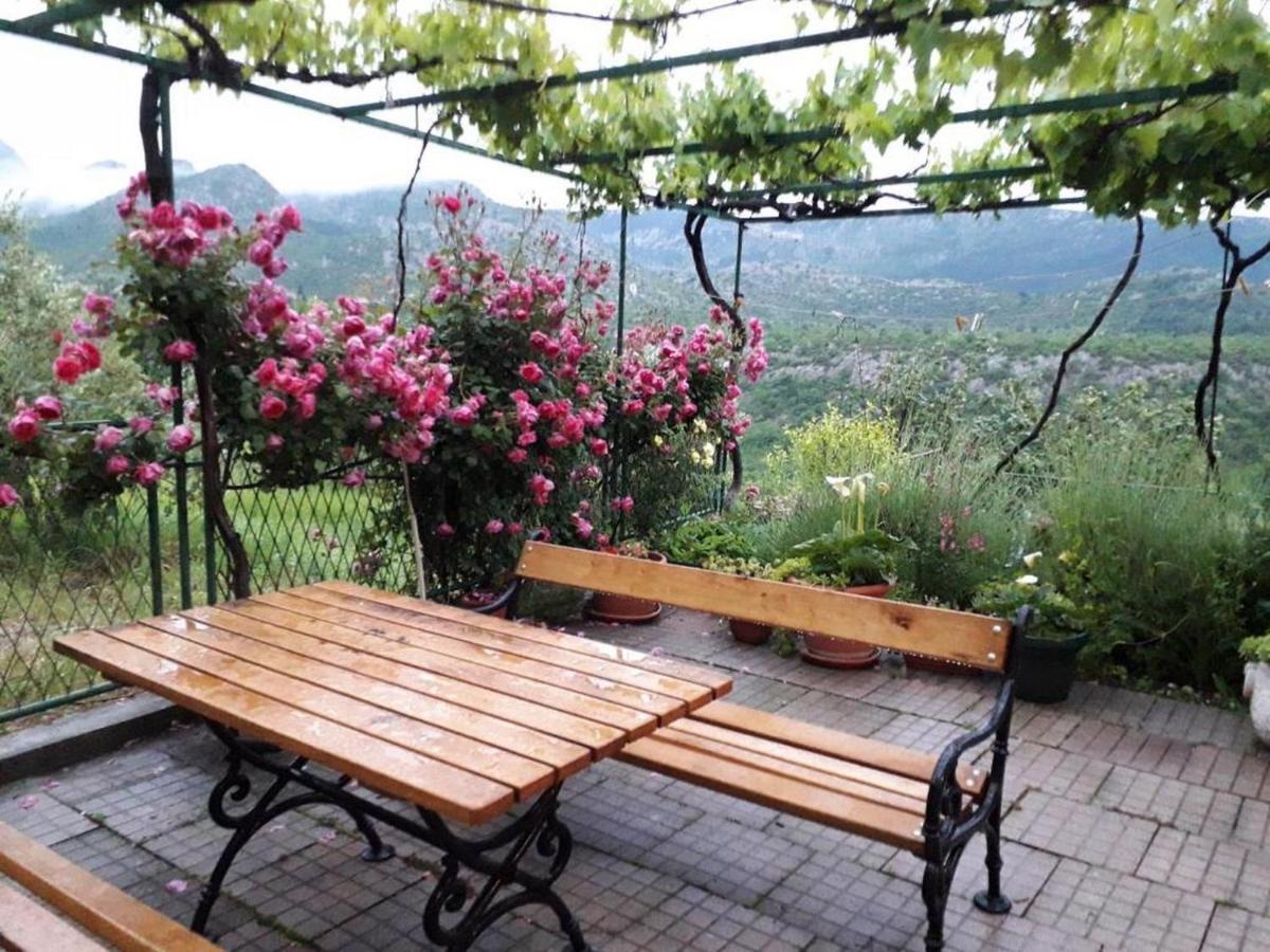 Holiday Home Carevic Gornja Brela ภายนอก รูปภาพ
