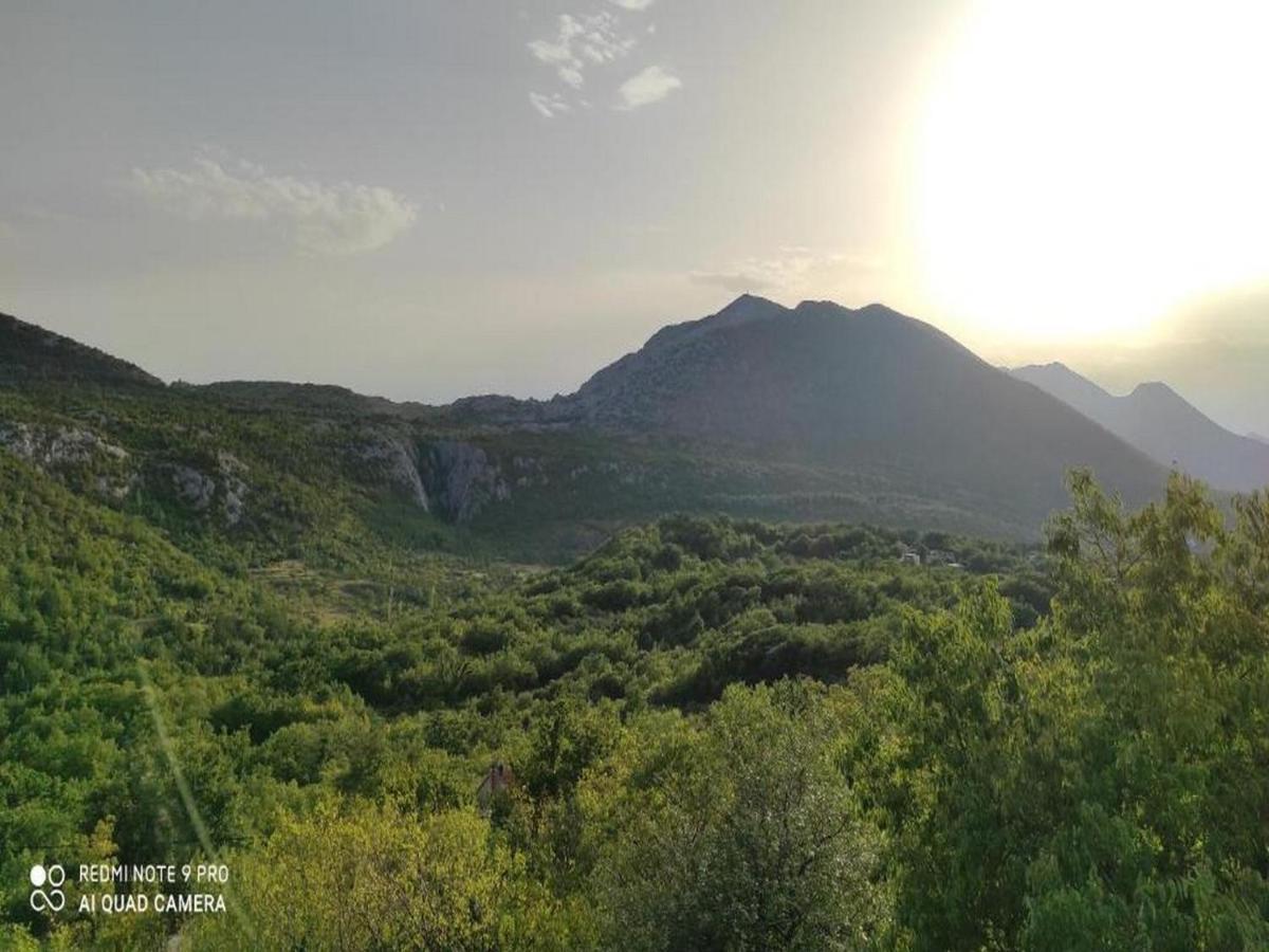 Holiday Home Carevic Gornja Brela ภายนอก รูปภาพ
