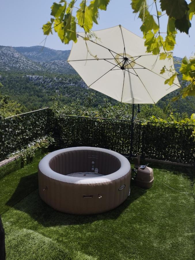Holiday Home Carevic Gornja Brela ภายนอก รูปภาพ